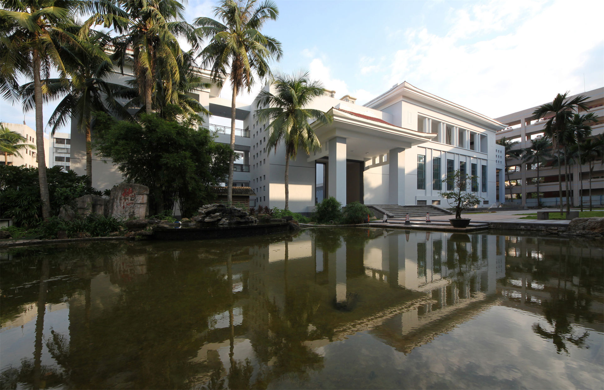 海南中学艺术综合楼