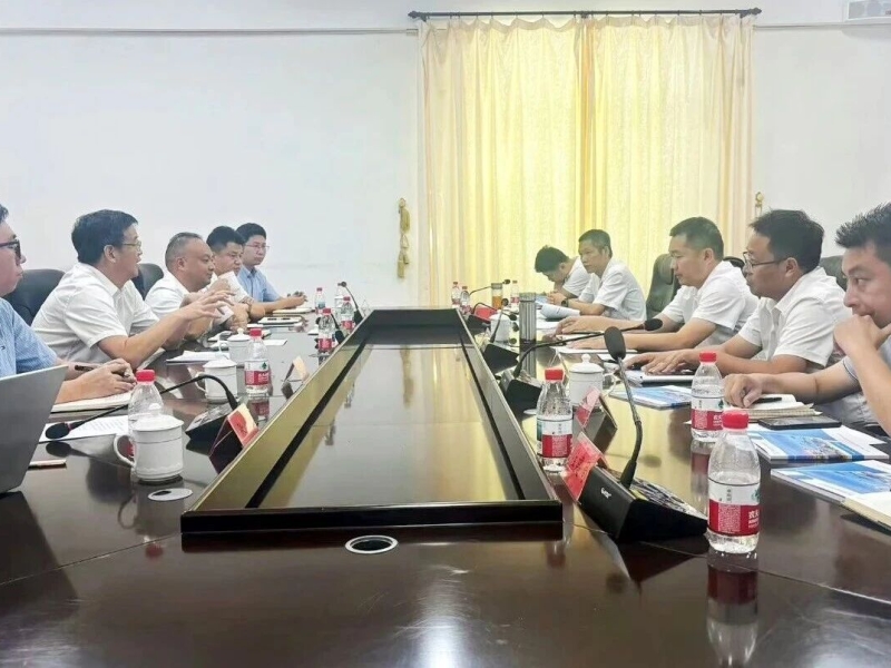 集团总经理崔家炳带队赴定安县座谈交流